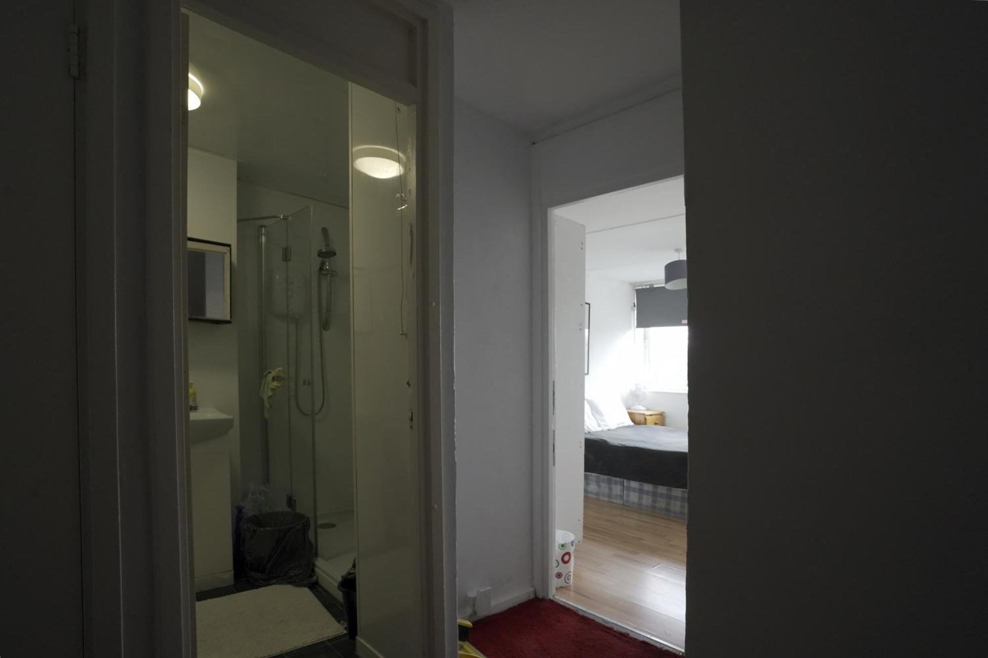 Double Room In Private Apartment London Exterior photo