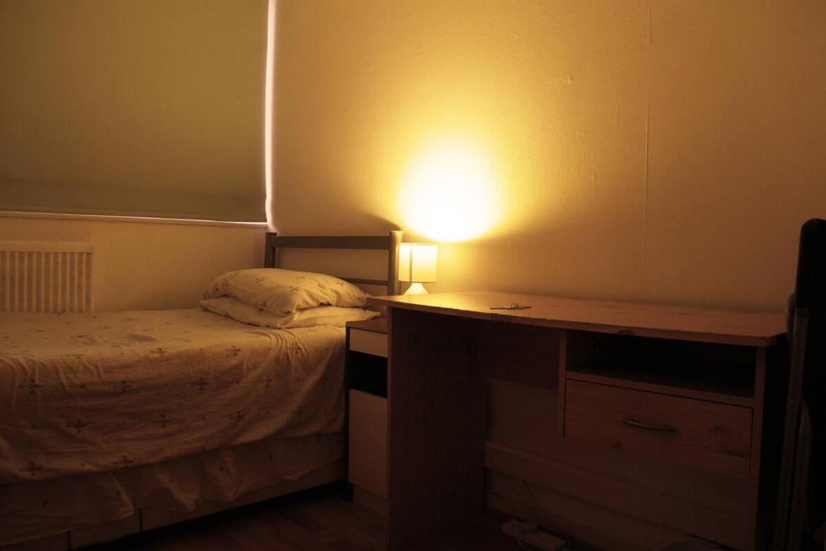 Double Room In Private Apartment London Exterior photo